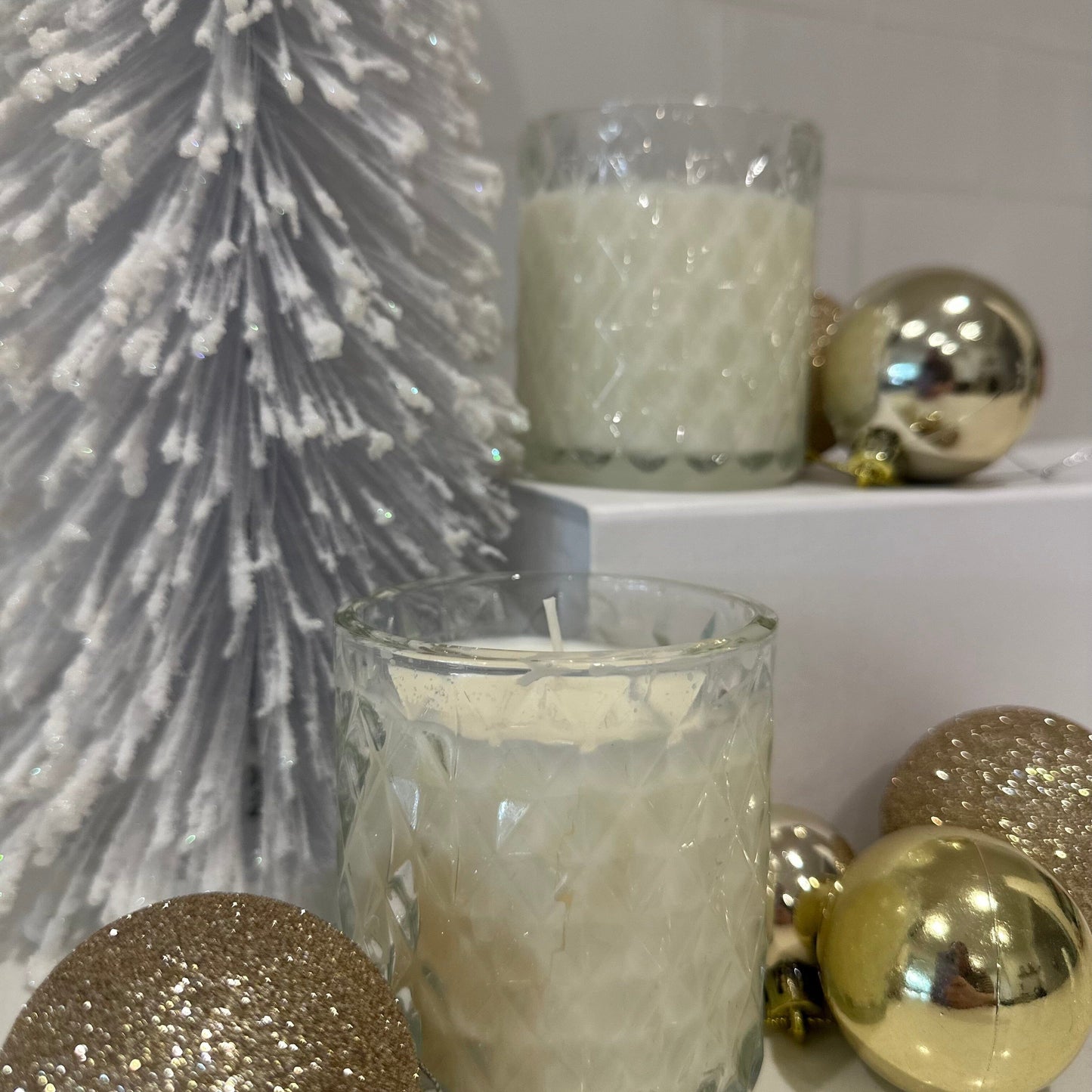 Limited Edition Christmas Candle Pack – Gingerbread House & Candy Cane Candle juda. Home 